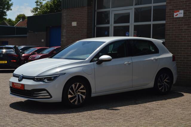 Volkswagen GOLF 1.4 eHybrid Style | AUT - MEMORY