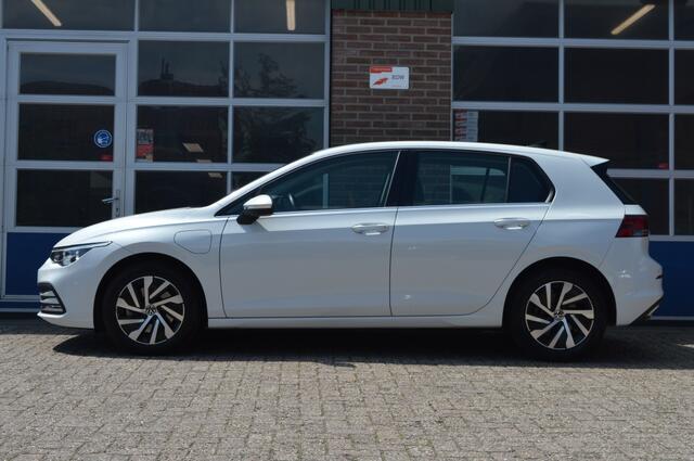 Volkswagen GOLF 1.4 eHybrid Style | AUT - MEMORY