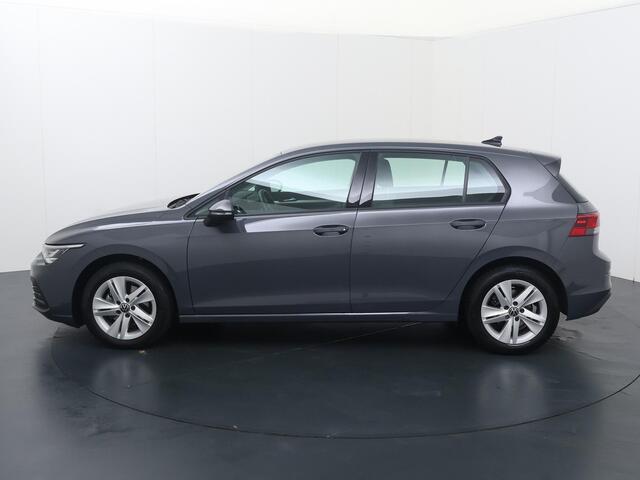 Volkswagen GOLF 1.0 eTSI Life | 110 PK | Automaat | Adaptive cruise control | Achteruitrijcamera | Apple Carplay/Android Auto |