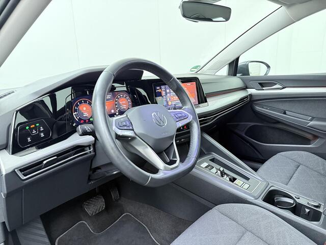 Volkswagen GOLF 1.0 eTSI Life | 110 PK | Automaat | Adaptive cruise control | Achteruitrijcamera | Apple Carplay/Android Auto |