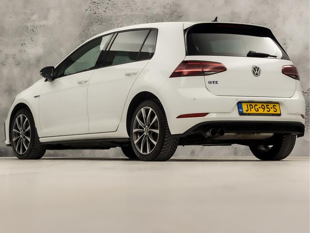 Volkswagen GOLF 1.4 TSI PHEV GTE 204Pk Automaat (VIRTUAL COCKPIT, APPLE CARPLAY, GROOT NAVI, KEYLESS, CAMERA, STOELVERWARMING, SPORTSTOELEN, ADAPTIVE CRUISE, GETINT GLAS, NIEUWSTAAT)