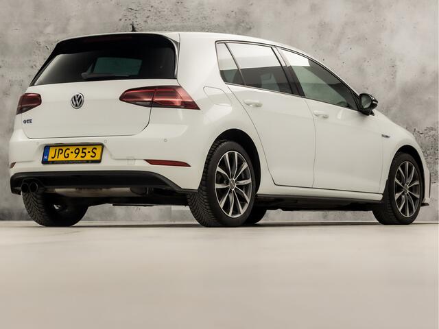 Volkswagen GOLF 1.4 TSI PHEV GTE 204Pk Automaat (VIRTUAL COCKPIT, APPLE CARPLAY, GROOT NAVI, KEYLESS, CAMERA, STOELVERWARMING, SPORTSTOELEN, ADAPTIVE CRUISE, GETINT GLAS, NIEUWSTAAT)
