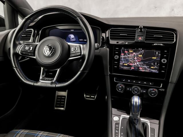 Volkswagen GOLF 1.4 TSI PHEV GTE 204Pk Automaat (VIRTUAL COCKPIT, APPLE CARPLAY, GROOT NAVI, KEYLESS, CAMERA, STOELVERWARMING, SPORTSTOELEN, ADAPTIVE CRUISE, GETINT GLAS, NIEUWSTAAT)