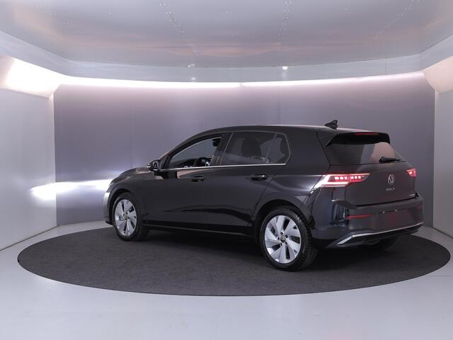 Volkswagen GOLF 1.5 eHybrid Style Edition 204 pk Automaat (DSG) | Verlengde garantie | Navigatie | Panoramadak | Trekhaak (wegklapbaar) | Parkeersensoren (Park assist) | Achteruitrijcamera | Head-up display |