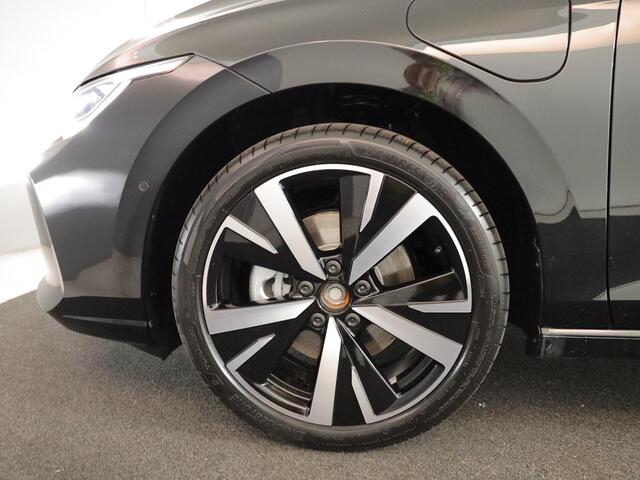Volkswagen GOLF Life Edition 1.5 eHybrid 204 PK | 18 "LM velgen | Stoel & Stuurverwarming | Camera |
