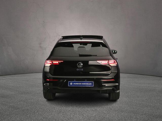 Volkswagen GOLF GTE 1.5 TSI eHybrid 272pk DSG Automaat Trekhaak, Lederen bekleding, Adaptive cruise control, Panoramadak, Black Style, LED matrix koplampen