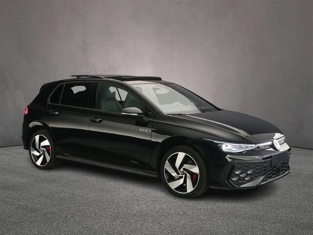 Volkswagen GOLF GTE 1.5 TSI eHybrid 272pk DSG Automaat Trekhaak, Lederen bekleding, Adaptive cruise control, Panoramadak, Black Style, LED matrix koplampen