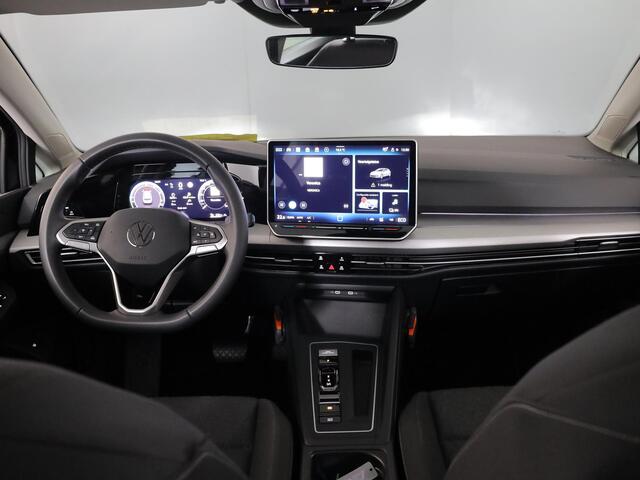 Volkswagen GOLF 1.5 eHybrid Life Edition 204 pk Automaat (DSG) | Verlengde garantie | Navigatie via App | Panoramadak | Parkeersensoren (Park assist) | Achteruitrijcamera |