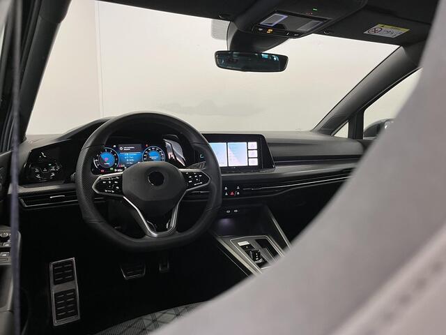 Volkswagen GOLF Variant 1.5 eTSI R-Line | Trekhaak | Adaptive cruise | parkeersensoren V+A |