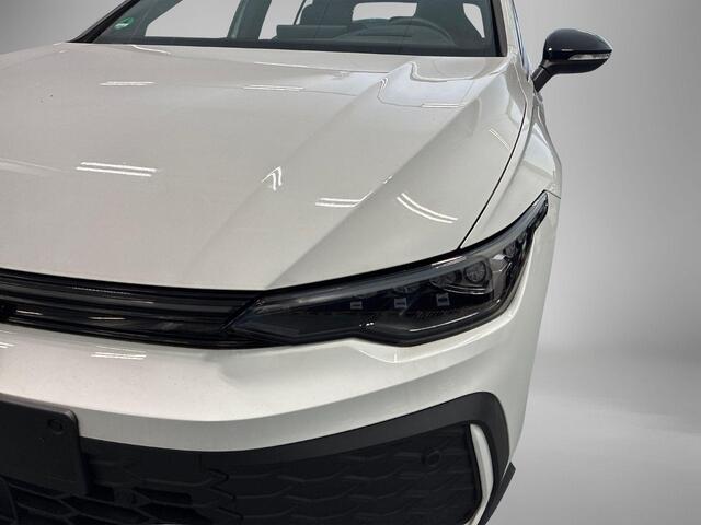 Volkswagen GOLF 1.5 eHybrid 272pk DSG GTE · Panoramadak · Camera · Head-Up Display · ACC · Matrix LED · Optiekpakket Zwart · Garantie t/m 29-07-2030 of 100.000km