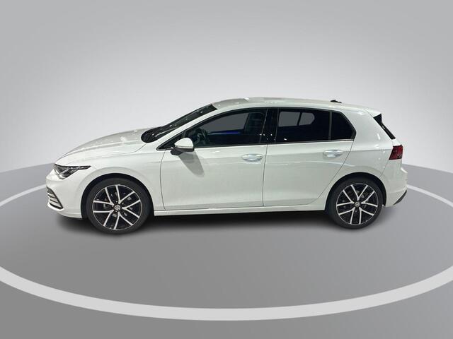 Volkswagen GOLF 1.0 eTSI 110pk DSG Life Business · Camera · Stoelverwarming · Apple/Android Car Play · Dodehoeksensor · Trekhaak afneembaar · 18'' velgen · Elektrische stoelverstelling