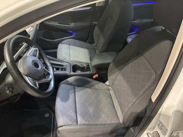 Volkswagen GOLF 1.0 eTSI 110pk DSG Life Business · Camera · Stoelverwarming · Apple/Android Car Play · Dodehoeksensor · Trekhaak afneembaar · 18'' velgen · Elektrische stoelverstelling