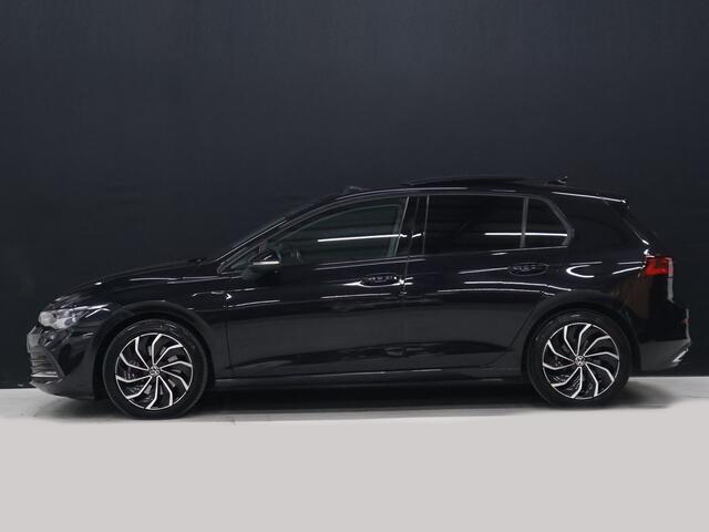 Volkswagen GOLF 1.5 eTSI R-Line [SCHUIFKANTELDAK, APPLE CARPLAY, ANDROID, TREKHAAK, MEMORY SEATS, STOEL-/STUURVERWARMING, ADAPTIVE CRUISE, PDC V+A, DIGITAL DASH, SFEERVERLICHTING, NAVIGATIE]