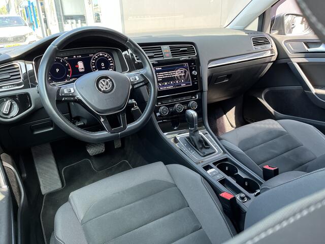Volkswagen GOLF Variant 1.0 TSI Highline / AUTOMAAT/ TREKHAAK/ ADAPTIVE CRUISE/ PARK.SENSOREN V+A/ APP-CONNECT/ DIGITAL DASH/ NAVI/ DAB/ CLIMA/ 17'' LMV