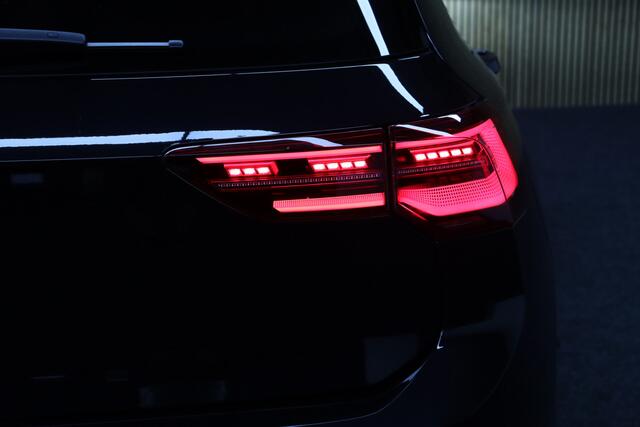 Volkswagen GOLF 2.0 TSI GTI | Panoramadak | Adaptive-cruise | Stoel & Stuurverwarming | Apple Carplay & Android Auto | Camera | Clima | Parkeer-assistent | Navigatie | Keyless | Dodehoekdetectie