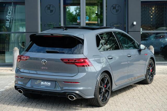 Volkswagen GOLF GTI 2.0 TSI Clubsport 300pk Panoramadak IQ light Camera 19" LMV