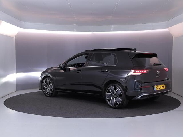 Volkswagen GOLF 1.5 eHybrid Style Edition 204 pk Automaat (DSG) | Verlengde garantie | Navigatie via App | Panoramadak | Parkeersensoren (Park assist) | Achteruitrijcamera |