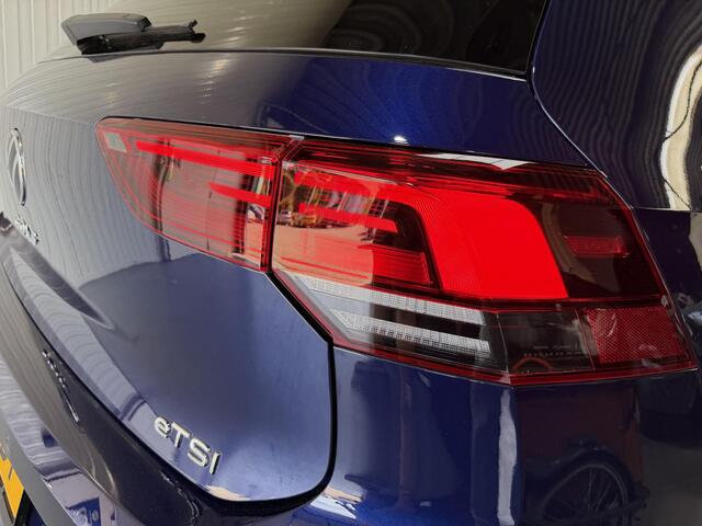 Volkswagen GOLF 1.5 eTSI Hybrid Life R-Line AUTOMAAT | APPLE CARPLAY | NAVIGATIE | MULTIMEDIA | STOELVERWARMING | PARKEERSENSOREN | SFEERVERLICHTING | LED |