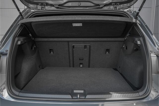 Volkswagen GOLF 1.5 eTSI R-Line Camera Carplay Ambiente