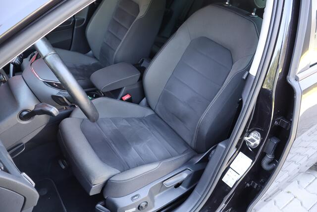 Volkswagen GOLF 1.4 TSI DSG Highline | Virtual Cockpit | ACC | Climate | 18' Inch |