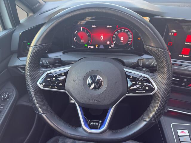 Volkswagen GOLF 1.4 eHybrid GTE Pano | Sfeer | Matrix-Led | Camera | Stoelverw | Led mistlampen | Carplay |