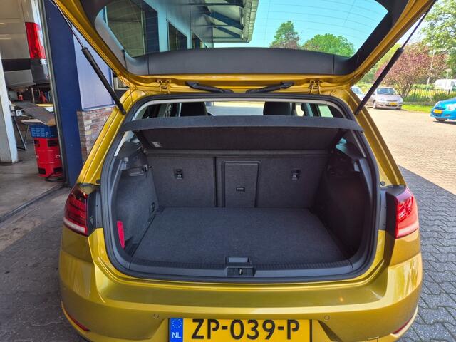 Volkswagen GOLF 1.0 TSI HIGHLINE, Sound, Stoelverwarming, Carplay, ALL IN prijs!