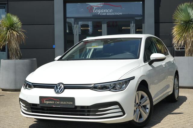 Volkswagen GOLF 1.5 TSI Life 130pk Navigatie/Stoelverwarming/AdaptieveCruiseControl