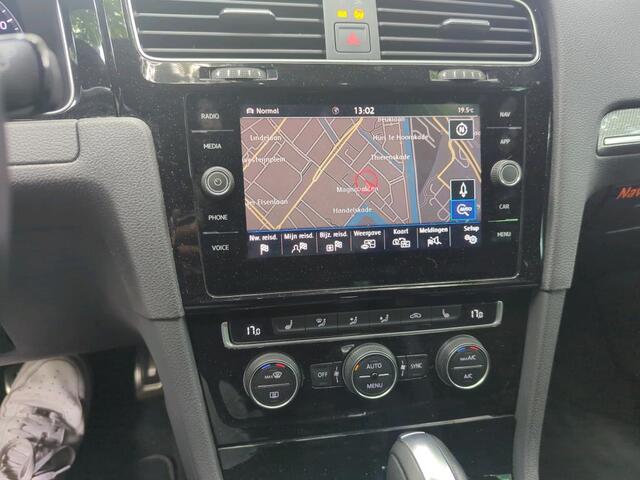 Volkswagen GOLF 1.5 TSI 150PK DSG Highline Business R / Virtual Cockpit / Navigatie / Camera / LED / 17" LMV