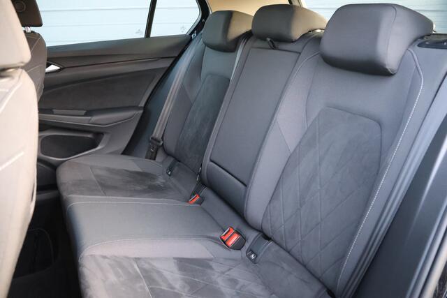 Volkswagen GOLF 1.4 eHybrid Style LED+/Navi/Massage/Camera/Elek. stoel/ACC/Dab+/