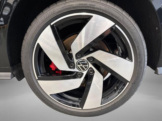 Volkswagen GOLF 1.5 eHybrid 272pk DSG GTE · Panoramadak · Camera · Inklap. Trekhaak · Leder Vienna · Stuur- & Stoelverwarming · Elek. Stoel + Geheugen · Garantie t/m 18-06-2030 of 100.000km
