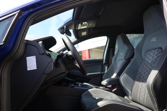 Volkswagen GOLF 1.5 eTSI R-Line Business 150PK / 110kW DSG, LED Matrix (IQ.Lights), dynamische grootlichtassistent (dynamic light assist), panoramadak, verwarmbare voorstoelen, verwarmbaar multifunctioneel lederen stuurwiel, adaptieve cruise control (acc), achteruitrijca