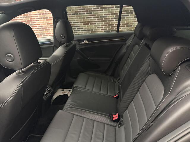 Volkswagen GOLF 2.0 TSI 4Motion R Panorama Akra Virtual Dyn Camera Memory