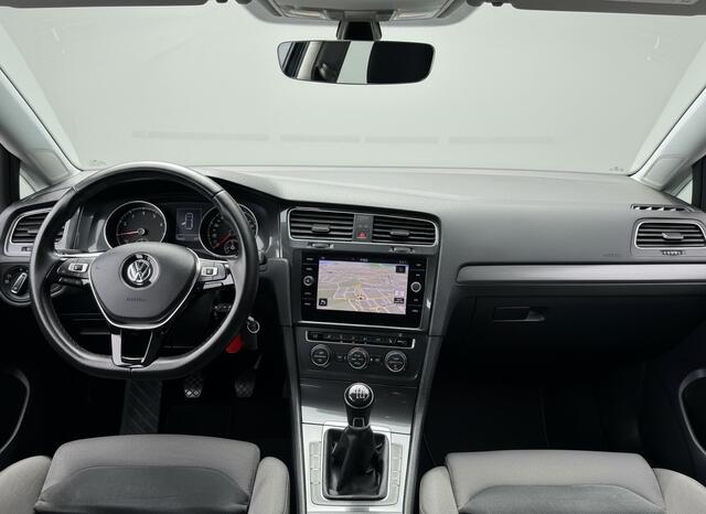 Volkswagen GOLF 1.5 TSI 130PK COMFORTLINE BUSINESS VELOURS/NAVI/ACC/CARPLAY