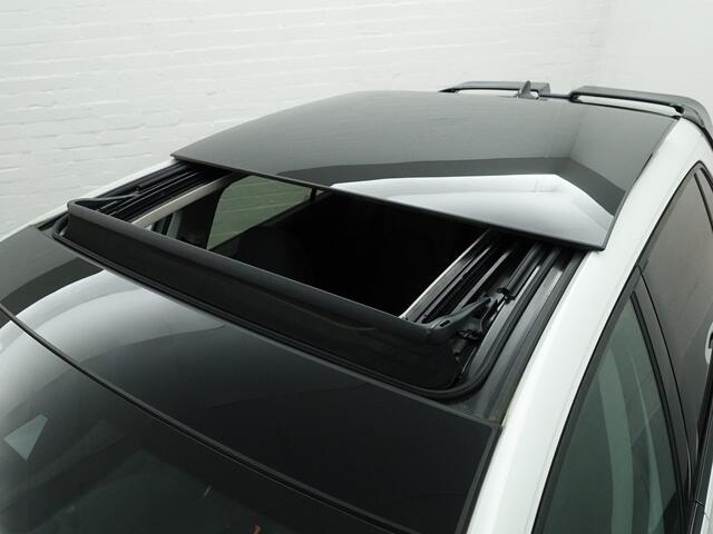 Volkswagen GOLF 1.5 eTSI R Performance Aut- Panoramadak, Stuur/Stoelverwarming, Sfeerverlichting, Memory, Ergo Active, Carplay