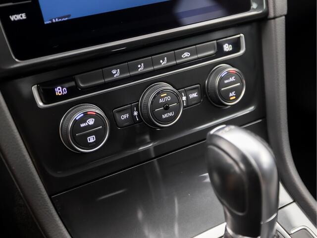 Volkswagen GOLF Variant 1.0 TSI Sportline 116Pk Automaat (GROOT NAVI, APPLE CARPLAY, CLIMATE, ADAPTIVE CRUISE, PARKEERSENSOREN, LM VELGEN, NIEUWE APK, NIEUWSTAAT)