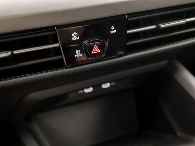 Volkswagen GOLF Variant 1.0 TSI Life Sport (APPLE CARPLAY, GROOT NAVI, CAMERA, MEMORY SEAT, ALCANTARA, GETINT GLAS, SPORTSTOELEN, STUUR/STOELVERWARMING, TREKHAAK, NIEUWE APK, NIEUWSTAAT)