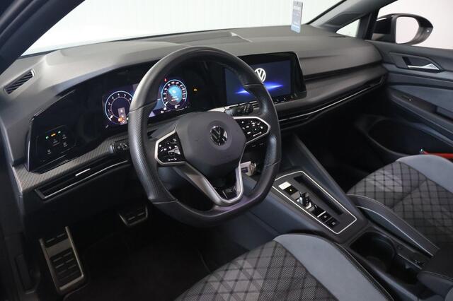 Volkswagen GOLF Variant 1.5 eTSI R-Line DSG | Panoramadak | Carplay | Winter Pakket