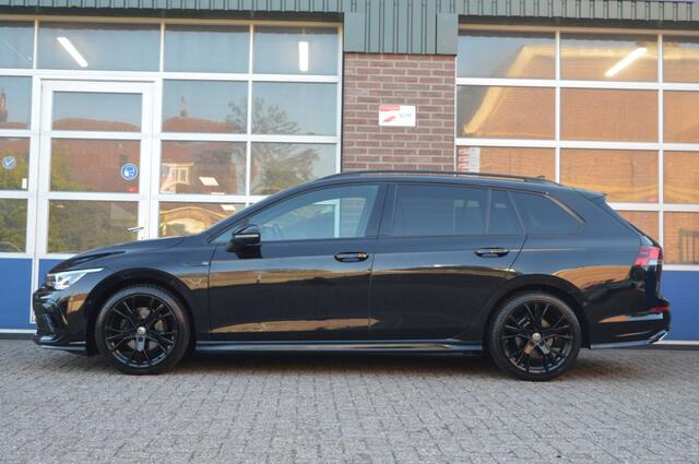 Volkswagen GOLF Variant 1.5 eTSI R-Line | AUT - BLACKPACK - CARPLAY