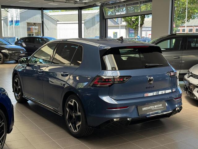 Volkswagen GOLF 1.5 eTSI R-Line / Camera / Matrix /
