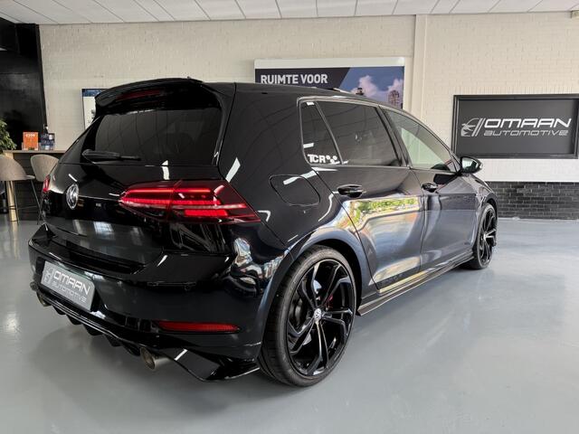 Volkswagen GOLF 2.0 TSI GTI TCR DSG PANO AKRA ACC CAM