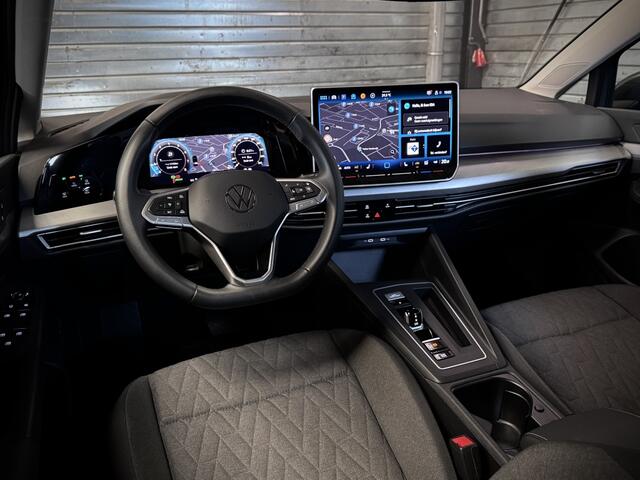 Volkswagen GOLF Variant 1.5 eTSI | Trekhaak | ACC | LED | Navi |