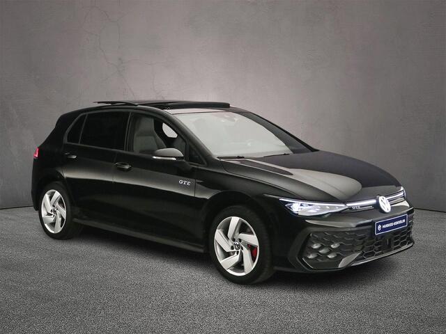 Volkswagen GOLF GTE 1.5 TSI eHybrid 272pk DSG Automaat Trekhaak, Panoramadak, Black Style, Lederen bekleding, LED matrix koplampen, Adaptive cruise control