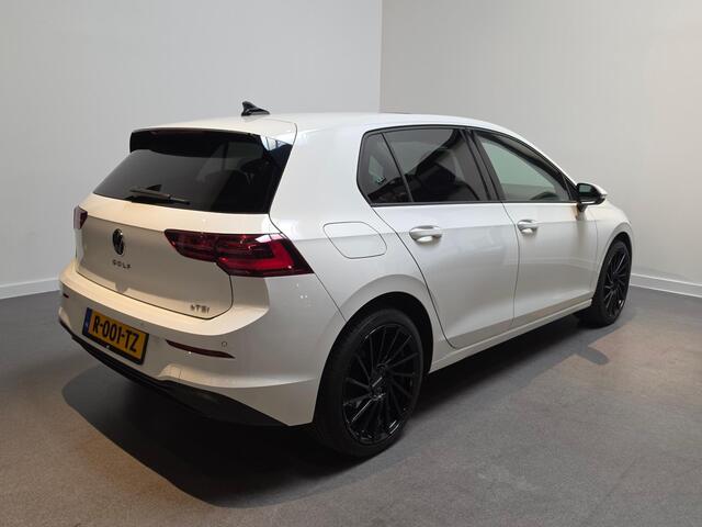 Volkswagen GOLF eTSI Life Business *Full-option* Stoel & Stuurverwarming - Panorama schuifdak - Apple Carplay/Android Auto - Dodehoekdetectie - Adaptive Cruise