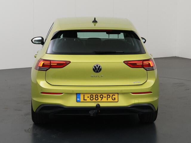 Volkswagen GOLF 1.0 eTSI Life | Trekhaak | Navigatie | Cruise Control Adaptief | Parkeersensoren |