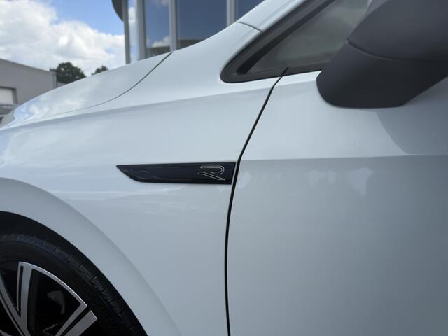 Volkswagen GOLF 8 1.5 eTSI R-Line Bns