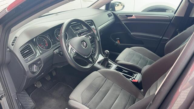 Volkswagen GOLF 1.4 TSI Comfortline Business NWE D-RIEM / TREKHAAK / CARPLAY / STOELVERW / NAVI / CLIMA / PDC / BLUETOOTH / CRUISE / NL-AUTO