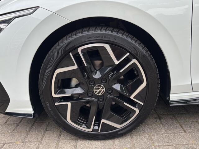 Volkswagen GOLF 1.5 eTSI DSG R-LINE 360CAMERA/ACC/STOEL+STUURVERW/CARPLAY