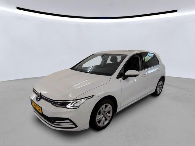Volkswagen GOLF 1.0 TSI Life / App-connect / Navigatie / Parkeersensoren / Clima / LED verlichting / LM velgen /