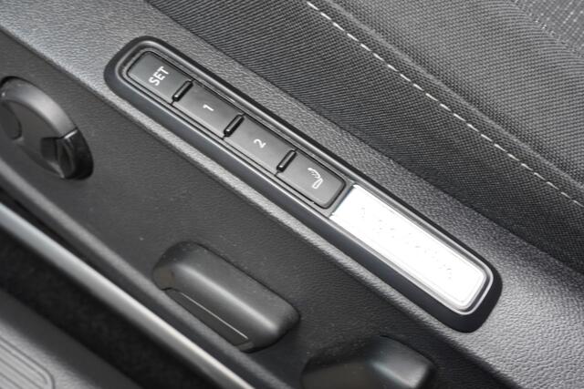 Volkswagen GOLF Variant 1.0 eTSI Life Business - PANODAK - ADAPT. CRUISE - CARPLAY - BTW AUTO -