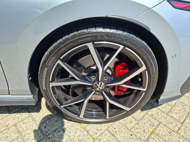 Volkswagen GOLF 2.0 TSI GTI 265PK AUTOMAAT PANO NAVI CAMERA HEAD-UP LMV 19 INCH